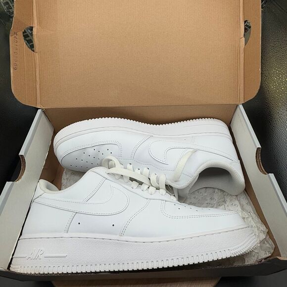 Nike Air Force 1 \'07 Low “Triple White” Mens Sz 11 main image 7